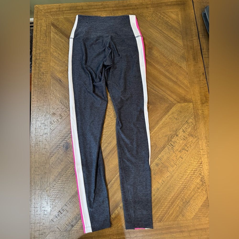 PINK Victoria's Secret Ultimate Charcoal and Hot Pink Leggings - Picture 5 of 6